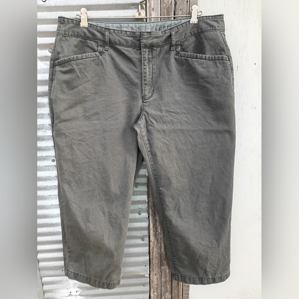 Eddie Bauer Legend Wash capri pants 14